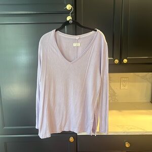 Lou & Grey super soft, lightweight top-needs to be cleaned